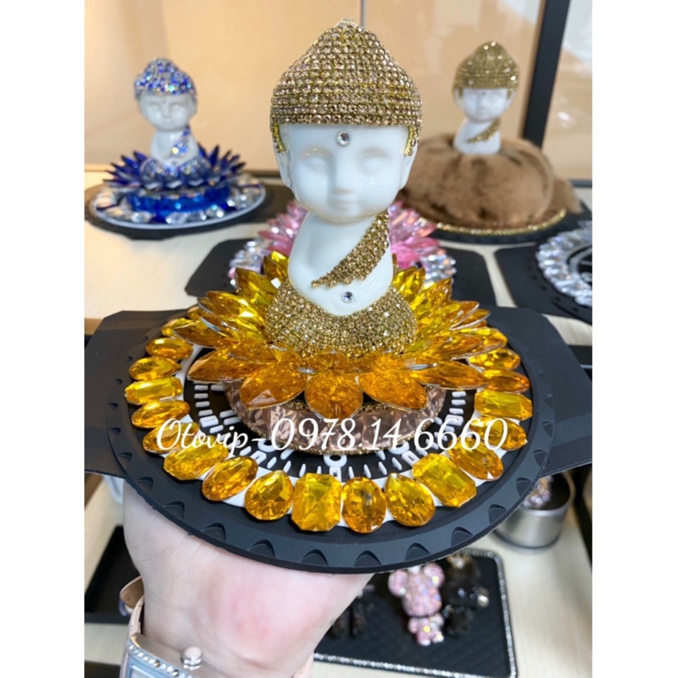 Tượng đặt taplo xe ô tô, tượng Phật Thích Ca tọa đài sen đính đá pha lê cao cấp sang trọng