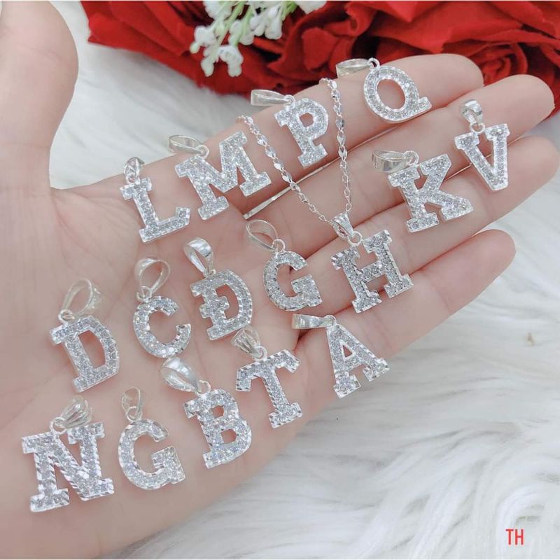 Mặt chữ cái bạc