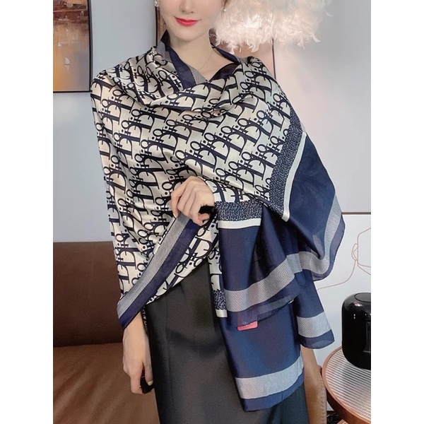 Khăn Lụa Cao Cấp Di or 2 Màu Sang Chảnh Quý Phái