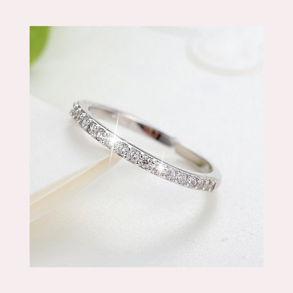 Nhẫn đôi đính đá kim cương nhân tạo sang trọng