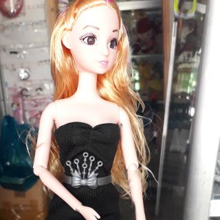 Búp bê mắt đá rất đẹp