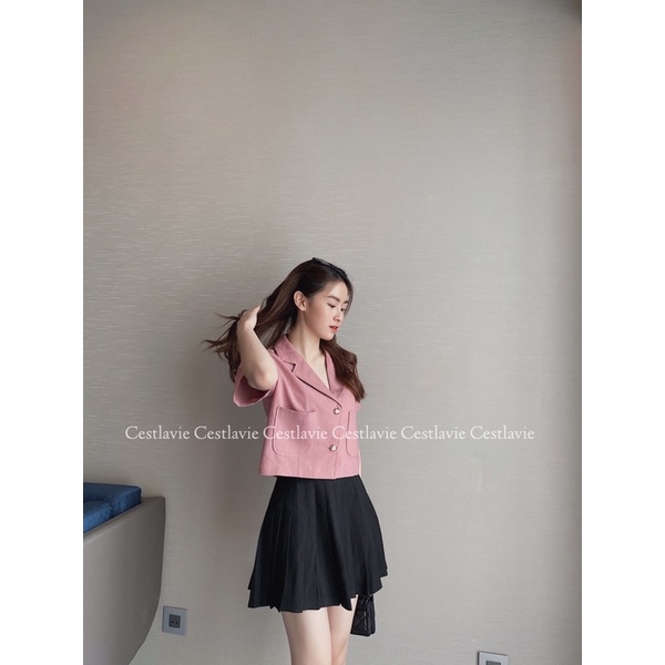 Áo vest dáng ngắn 2 cúc chất cao cấp mặc được nhiều kiểu | BigBuy360 - bigbuy360.vn