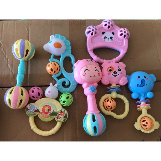 Bộ Đồ Chơi 7 món Xúc Xắc Hình Thú Cho Bé