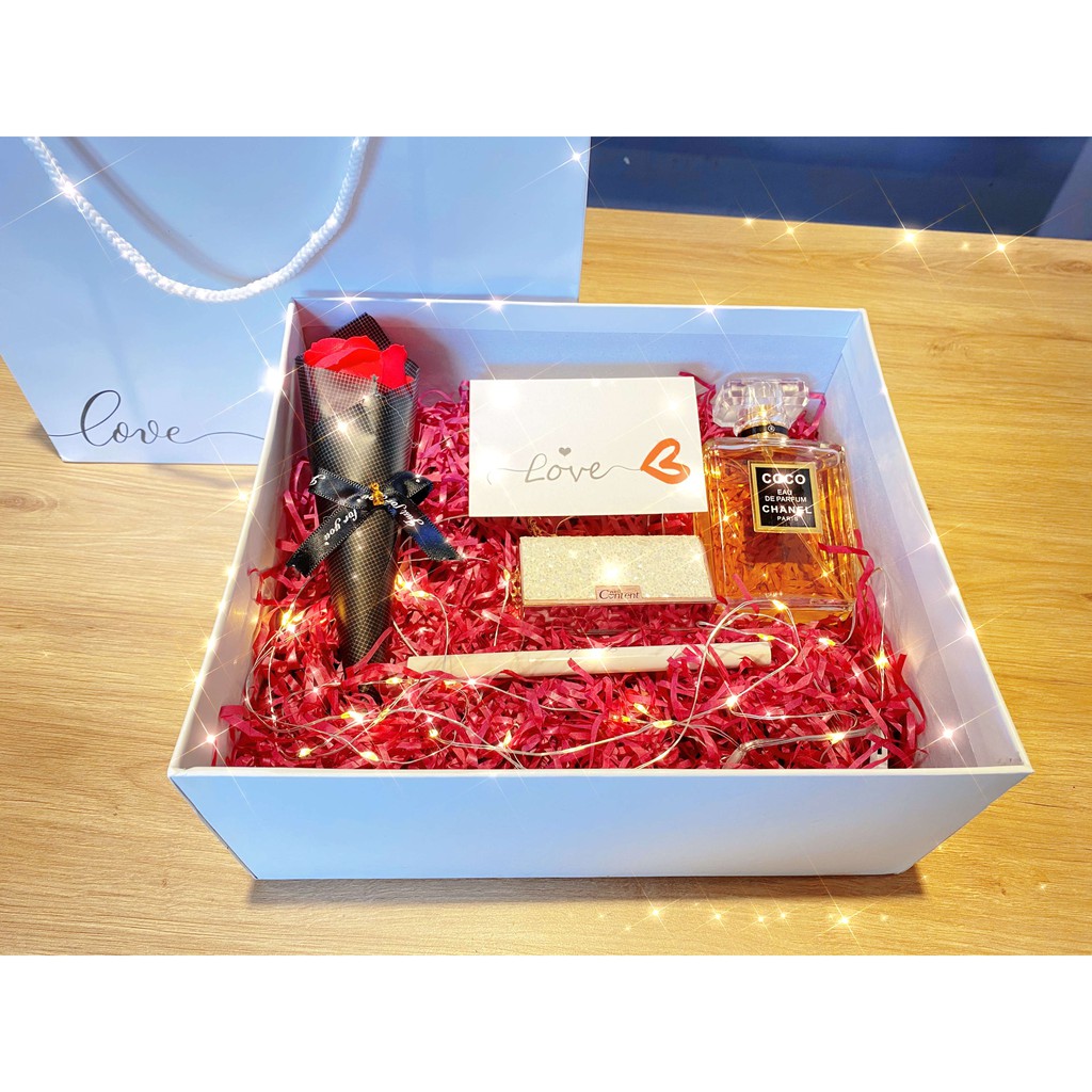 Hộp Quà 8/3 Cao Cấp - Hộp Quà Tình Yêu SweetBox | BigBuy360 - bigbuy360.vn