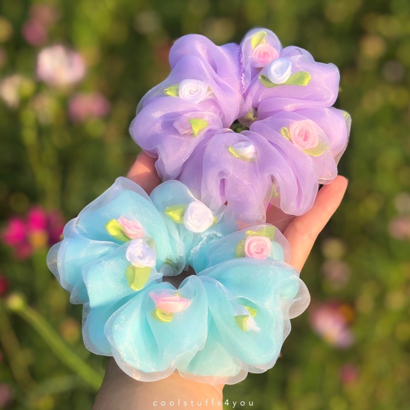 SET 2 SẢN PHẨM : scrunchies voan hai lớp thêu hoa hồng