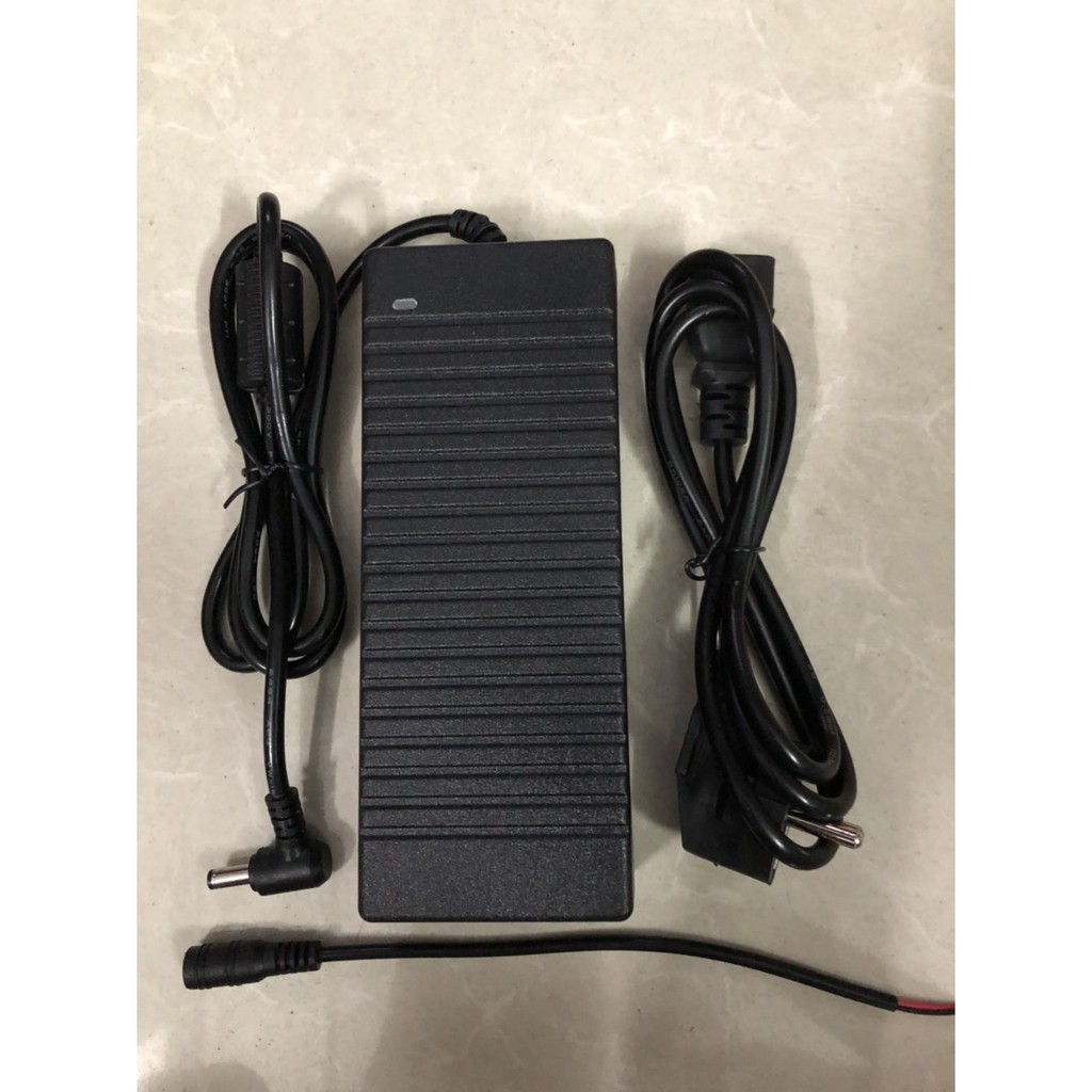 Nguồn adapter 12V10A sử dụng an toàn,tặng kèm jack cái