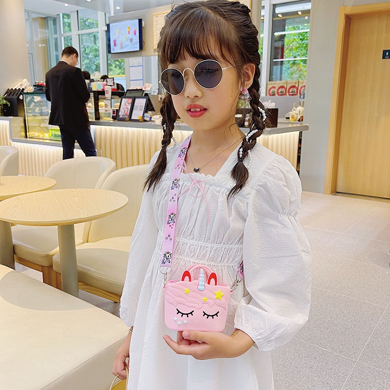 Túi xách đeo vai hình vuông nhỏ gọn xinh xắn dành cho bé gái