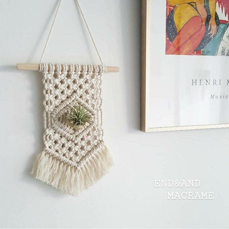 Macrame trang trí tường dùng cắm hoa