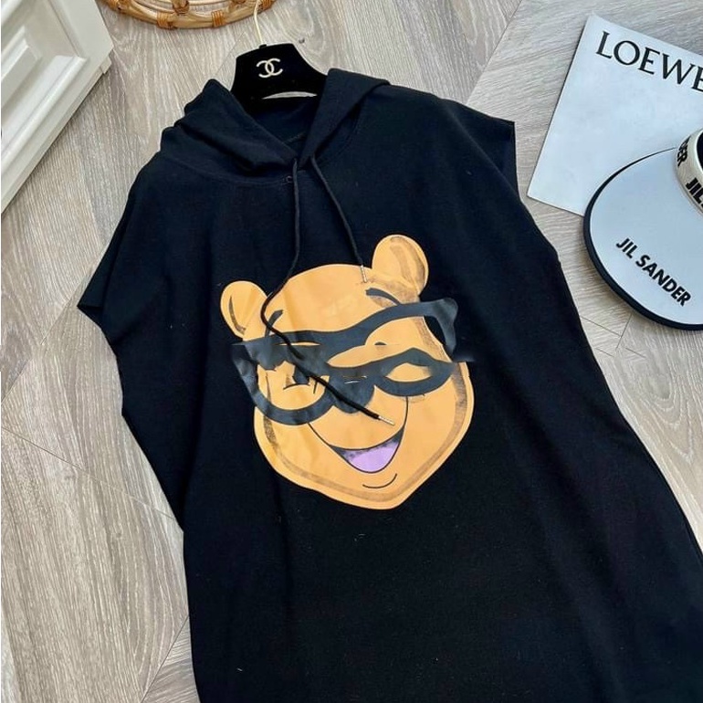 Váy sát nách len thun hình gấu đeo kính có mũ, đầm bầu form rộng dáng dài, VÁY LEN POOH SÁT NÁCH VLP219 - Tirahouse