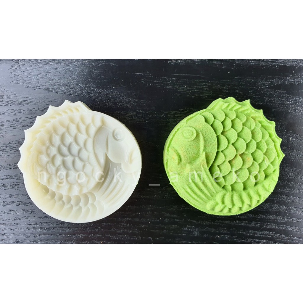 NQ00817 - KHUÔN LÒ XO BÁNH TRUNG THU / BÁNH DỨA  HÌNH CÁ TRÒN 50G - MẪU 1