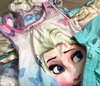 Bộ elsa H&M form to