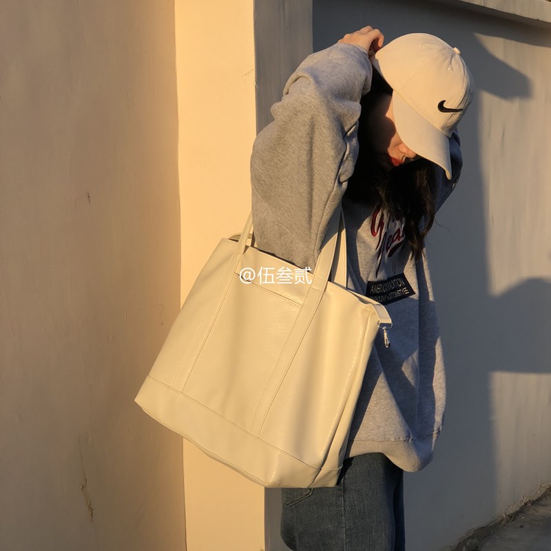 Túi tote Da PU Mềm Màu Xanh Lá / Trắng Sức Chứa Lớn Thời Trang Cho Nữ