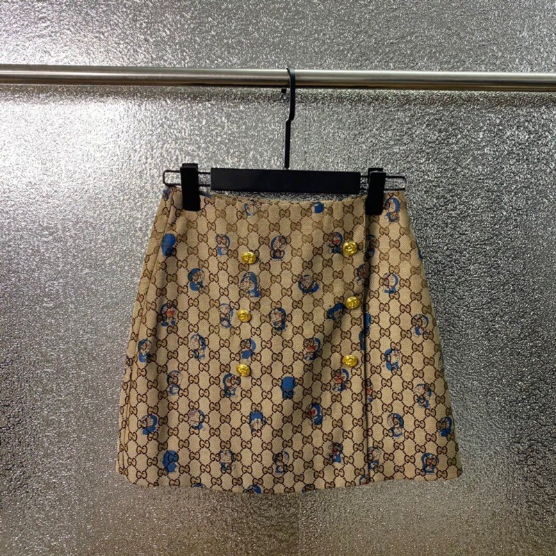 Chân váy ngắn Gucci GC in logo hình doraemon siêu xinh hai màu nâu hồng