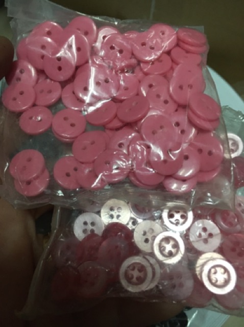 Cúc áo sơ mi, nút áo thun, khuy áo loại 2 lỗ hoặc 4 lỗ đẹp - tầm 70-500 cái/gói