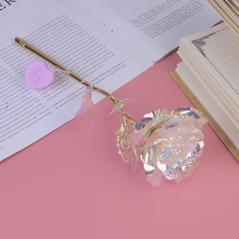 Hoa hồng mạ vàng 24K trang trí tiệc cưới