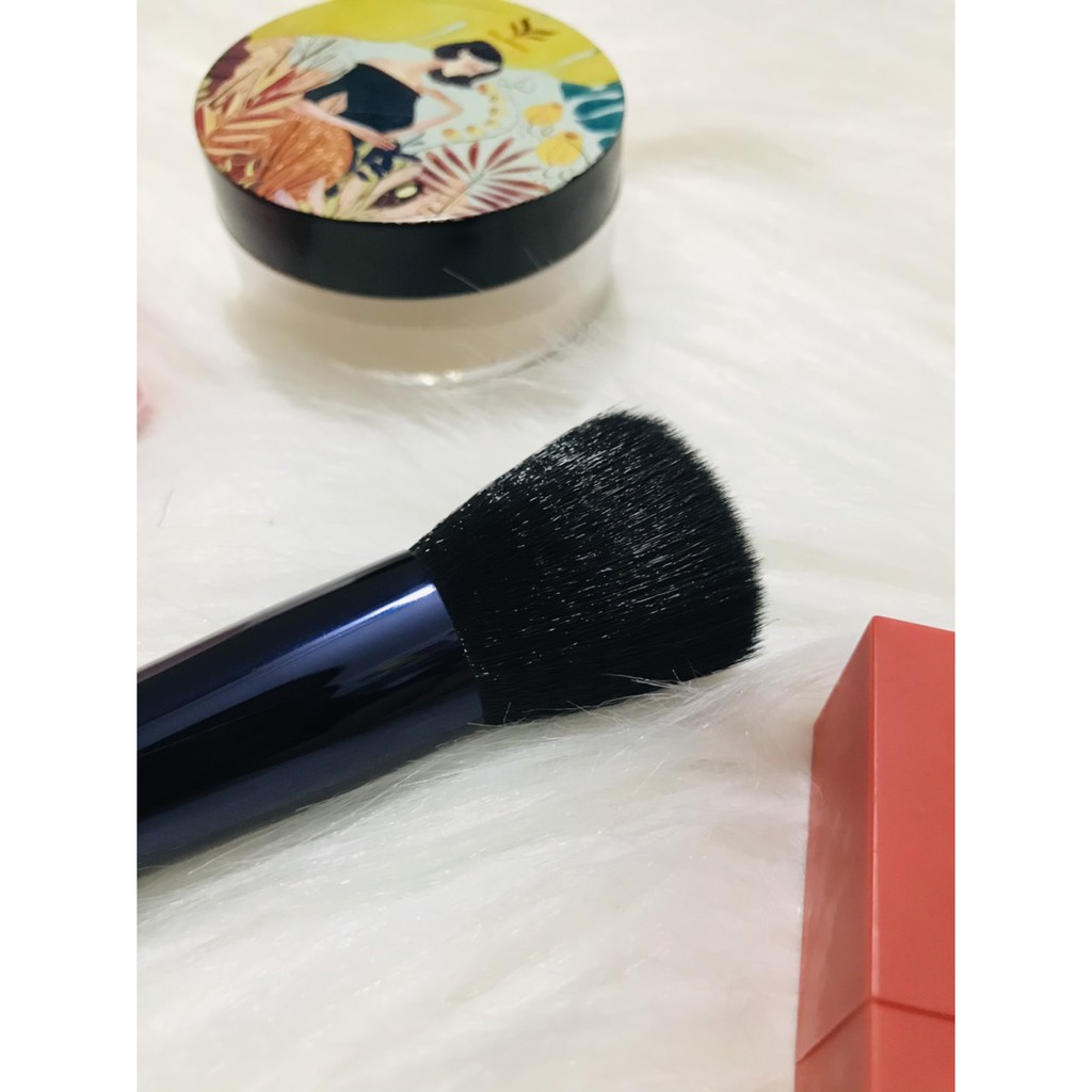 Cọ Trang Điểm Nền Đầu Bằng Motives (Xanh Đen)