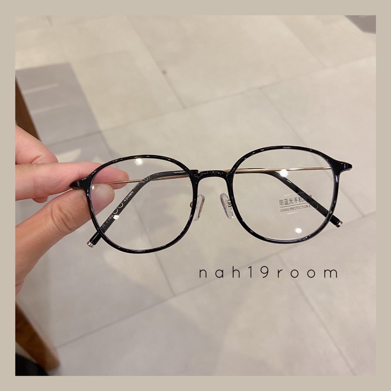 Kính mắt không độ mắt vuông gọng kim loại mảnh 9719