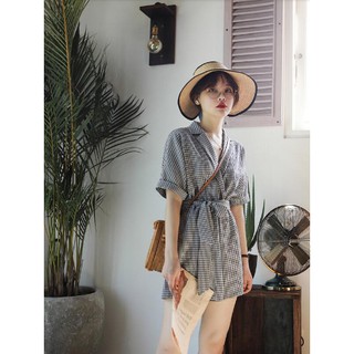 Jumpsuit kẻ đùi dáng cổ vest