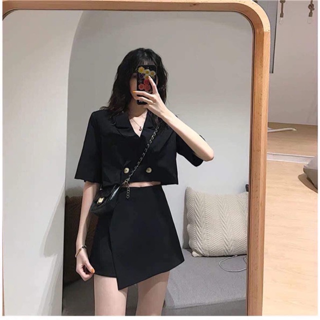 SET CROP ĐEN CỔ VEST + CHÂN VÁY ĐẮP CHÉO♠️