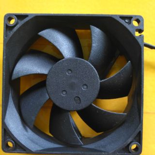 Quạt làm máy ấp trứng- 8 phân -12v