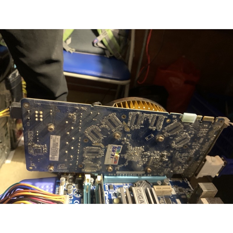 card màn hình 9800gt 1G ddr3 có nguồn phụ chạy bt