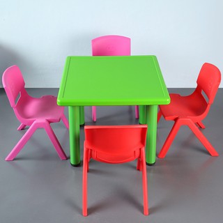 Bàn nhựa đúc hình vuông cho bé mầm non mẫu giáo nhập khẩu rẻ đẹp nhất 2023