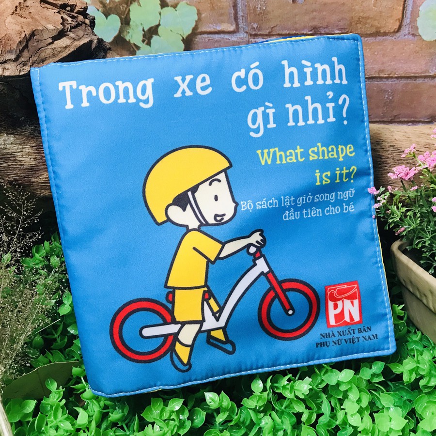 Trong Xe Có Hình Gì Nhỉ? - Sách vải lật giở song ngữ