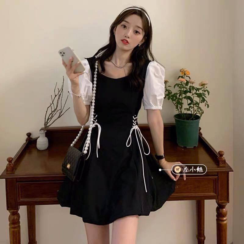Mina Dress - Váy Đen Phối Tay Nơ Trắng Đan Dây Buộc Eo - Đầm Khóa Kéo Chun Tay Bồng Dáng Ngắn Hàn Quốc GenZ
