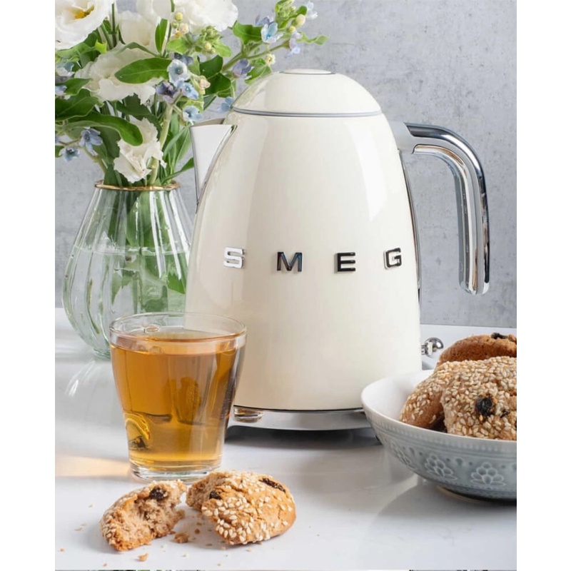 Ấm Siêu Tốc Smeg KLF04CREU Cream