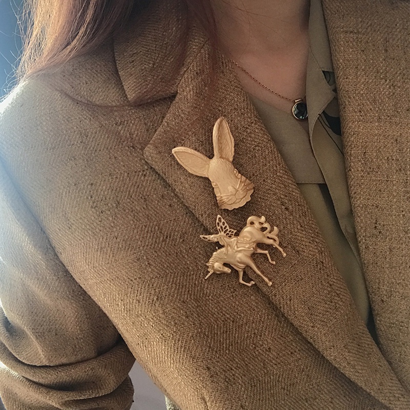 Trâm Cài Áo Hình Động Vật Màu Vàng Đục Dễ Thương Sáng Tạo Phong Cách Cổ Điển Cho Nữ