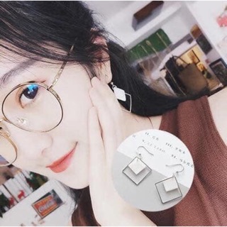 Khuyên tai nữ chị Tuyến