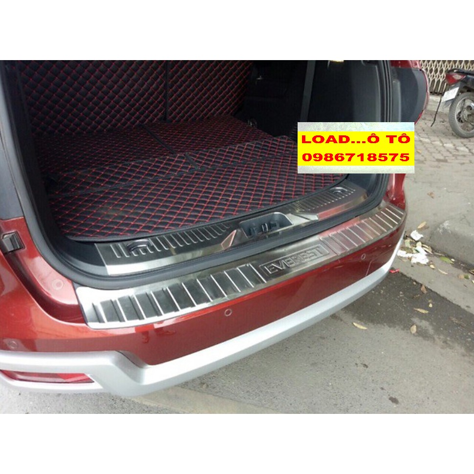 Bộ Chống Trầy Cốp Trong Ngoài Xe Ford Everest 2022-2018 Chất Liệu Inox Cao Cấp Nhất Thị Trường