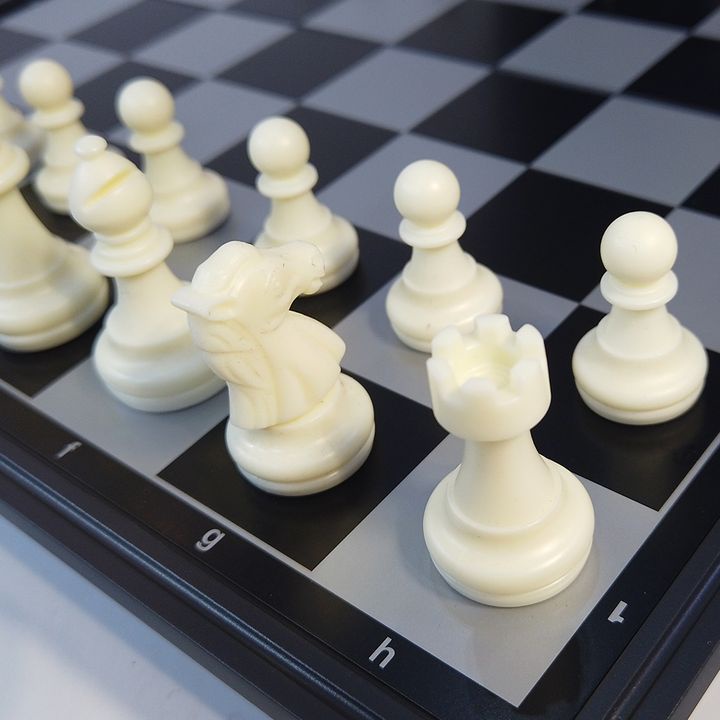 Bàn Cờ Vua Cao Cấp Thi Đấu Quốc Tế - Trò Chơi Đấu Trí Lên Chiến Thuật Đỉnh Cao