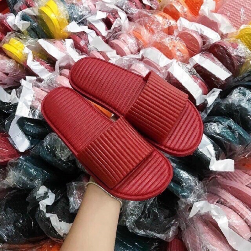 DÉP ĐI TRONG NHÀ HÀNG ĐẸP