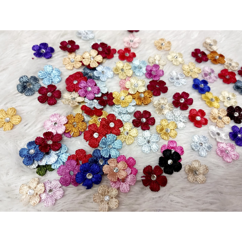 Gói 20 hoa thêu sẵn mix nhiều màu bông mai nhụy xoàn lấp lánh đính kết áo quần đẹp 1.6cm