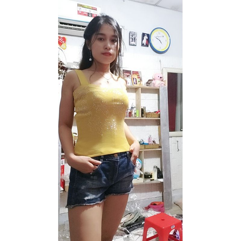 Áo đá cổ vuông