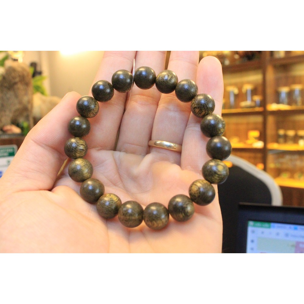[SIÊU SALE ] Vòng tay gỗ trầm hương hạt tròn 8ly- 10ly - mùi thơm vĩnh viễn, đầy đủ túi hộp và dây xâu dự phòng đi kèm | BigBuy360 - bigbuy360.vn