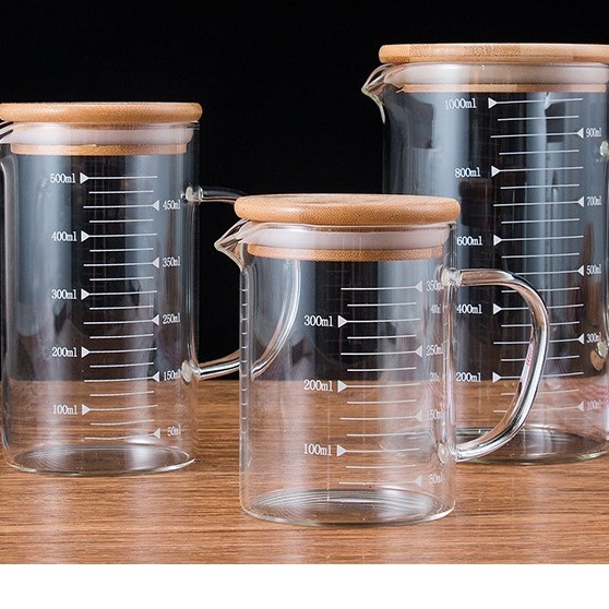 Ca thủy tinh chia vạch nắp gỗ - Cốc thủy tinh chia vạch đo lường có quai nắp gỗ 350ml, 500ml