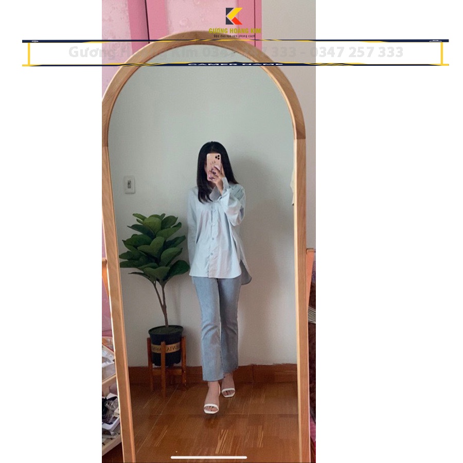 Gương soi toàn thân đèn led khung gỗ mái vòm có chân di động dựa tường treo tường giá rẻ - guonghoangkim mirror KG0001