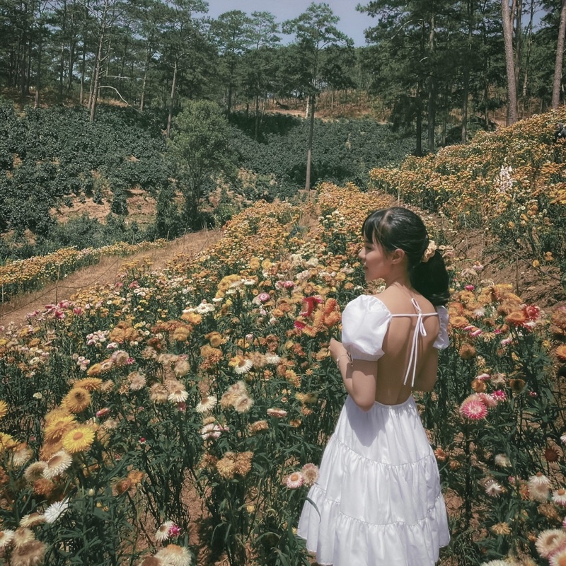 Đầm xoè tay phồng màu trắng Tuxilover - Mini Dress | BigBuy360 - bigbuy360.vn