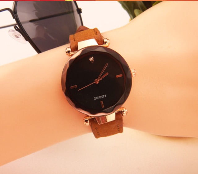 ĐỒNG HỒ NỮ DÂY DA MẶT VÁT CẠNH HN.WATCH DÂY DA LỘN KIM CƯƠNG SIÊU HOT | BigBuy360 - bigbuy360.vn