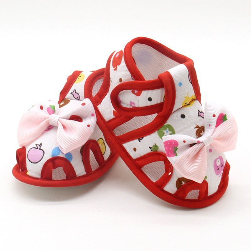 Giày sandal quai hậu họa tiết hoạt hình đính nơ chống trượt cho bé