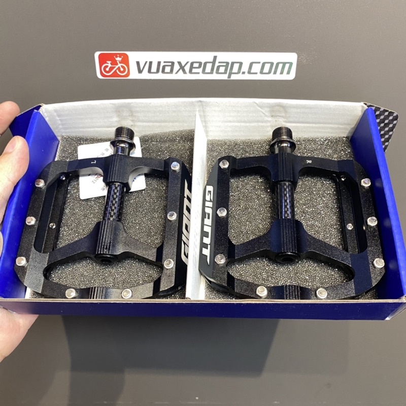 BÀN ĐẠP PEDAL GIANT – HILL CARBON BẠC ĐẠN