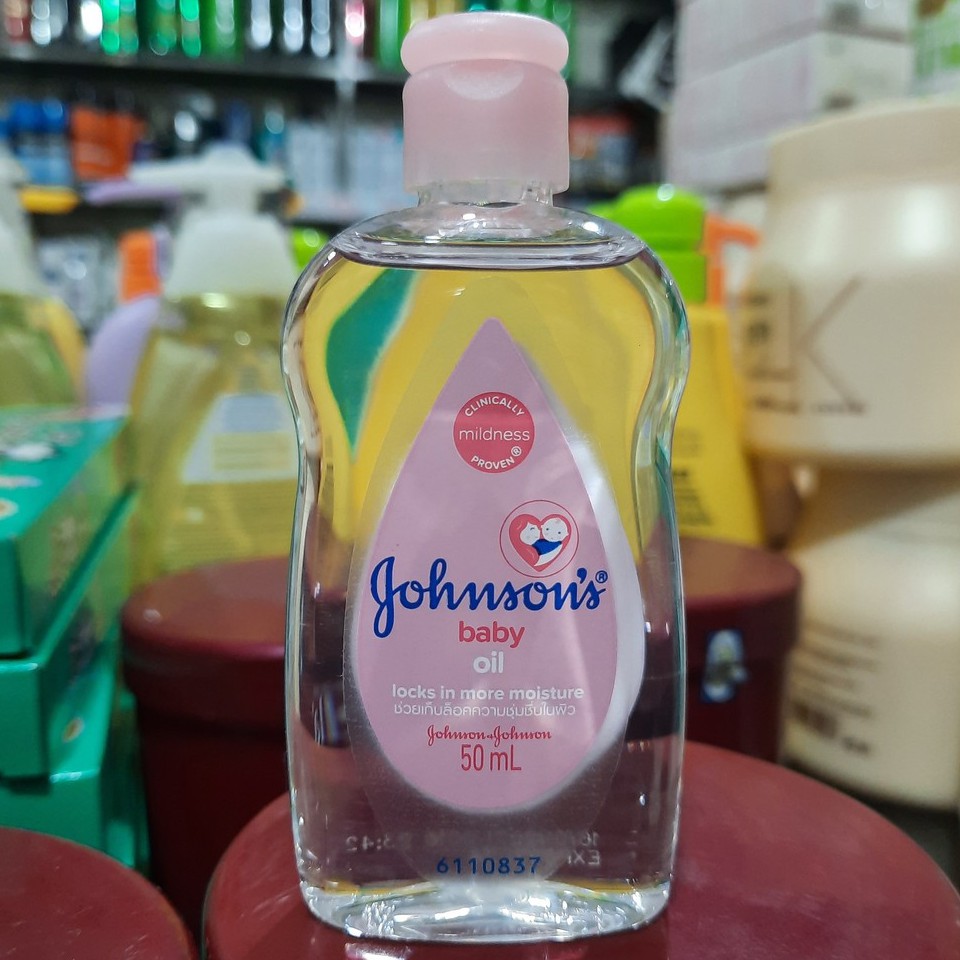 Dầu mát-xa và dưỡng ẩm Johnson Baby 50ml