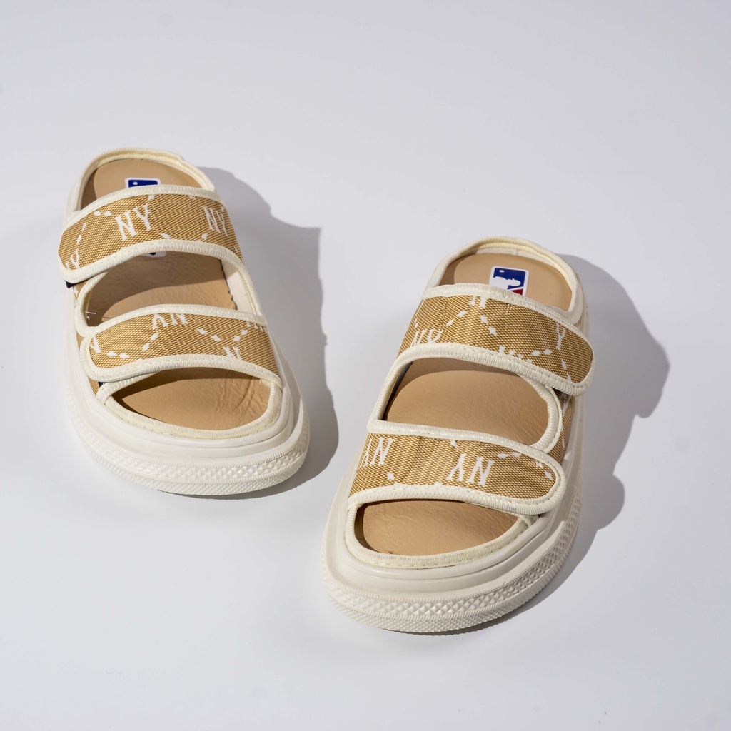 Dép Sục Nữ Quai Ngang Màu Vàng Hoạ Tiết Chữ N Mẫu Mới Hottrend Foxy - FOM008