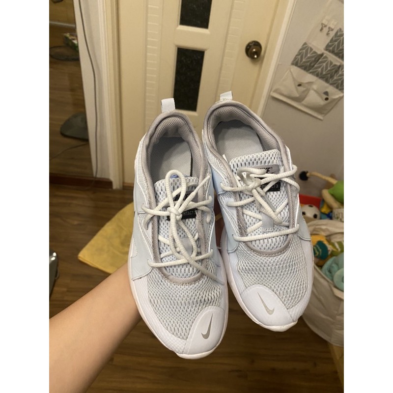 Giày đi bộ Nike auth