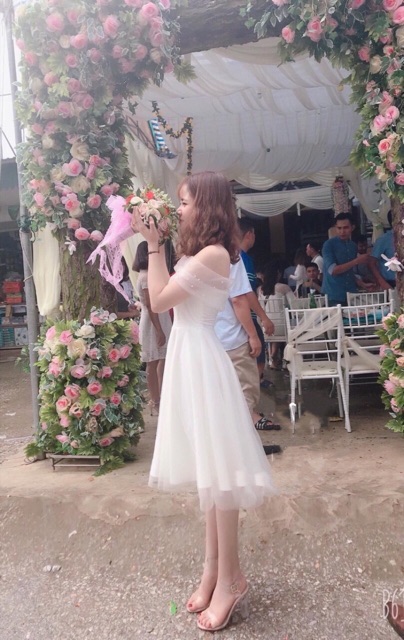 Đầm công chúa phối lưới đính ngọc kèm hình thật | BigBuy360 - bigbuy360.vn