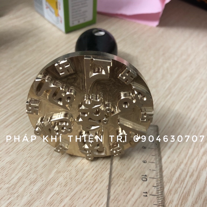 Dấu đồng 6 cm , cán gỗ đen .khắc máy cnc