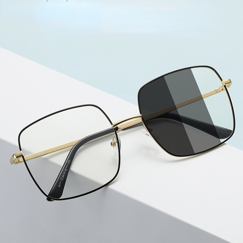 Mắt Kính Chống Tia Bức Xạ Và Ánh Sáng Xanh Cho Cả Nam Và Nữ