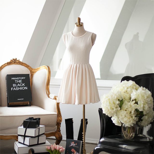SALE - Ảnh thật phía sau Đầm cotton len tùng xòe size SM